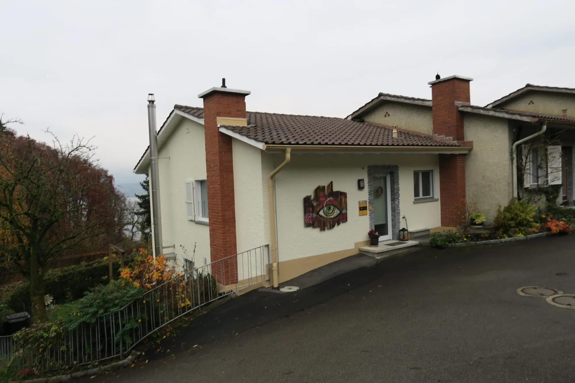 Reihenhaus in Oberhofen am Thunersee, begleitet mit einem GEAK