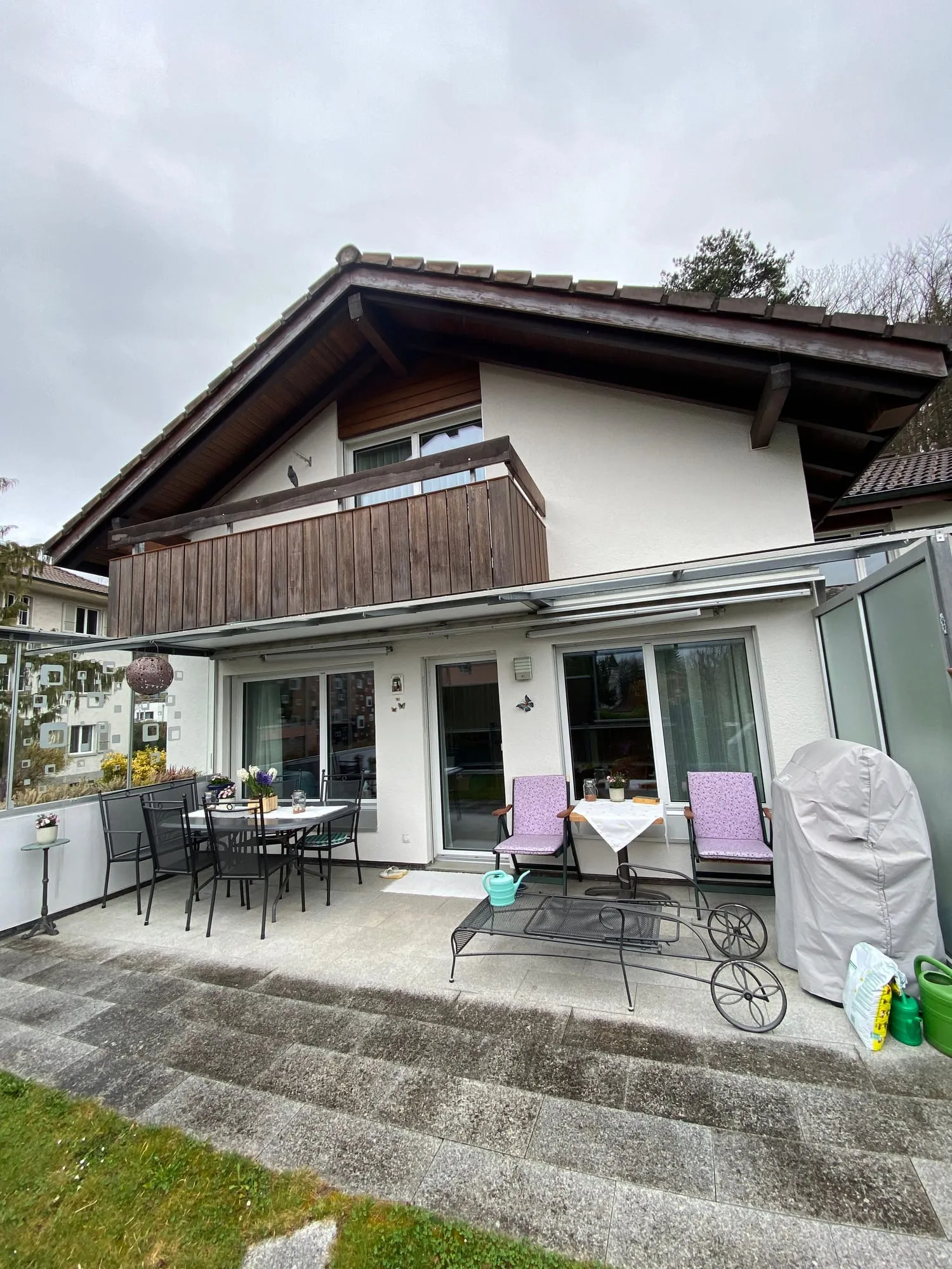 Einfamilienhaus in Hilterfingen, begleitet mit einem GEAK